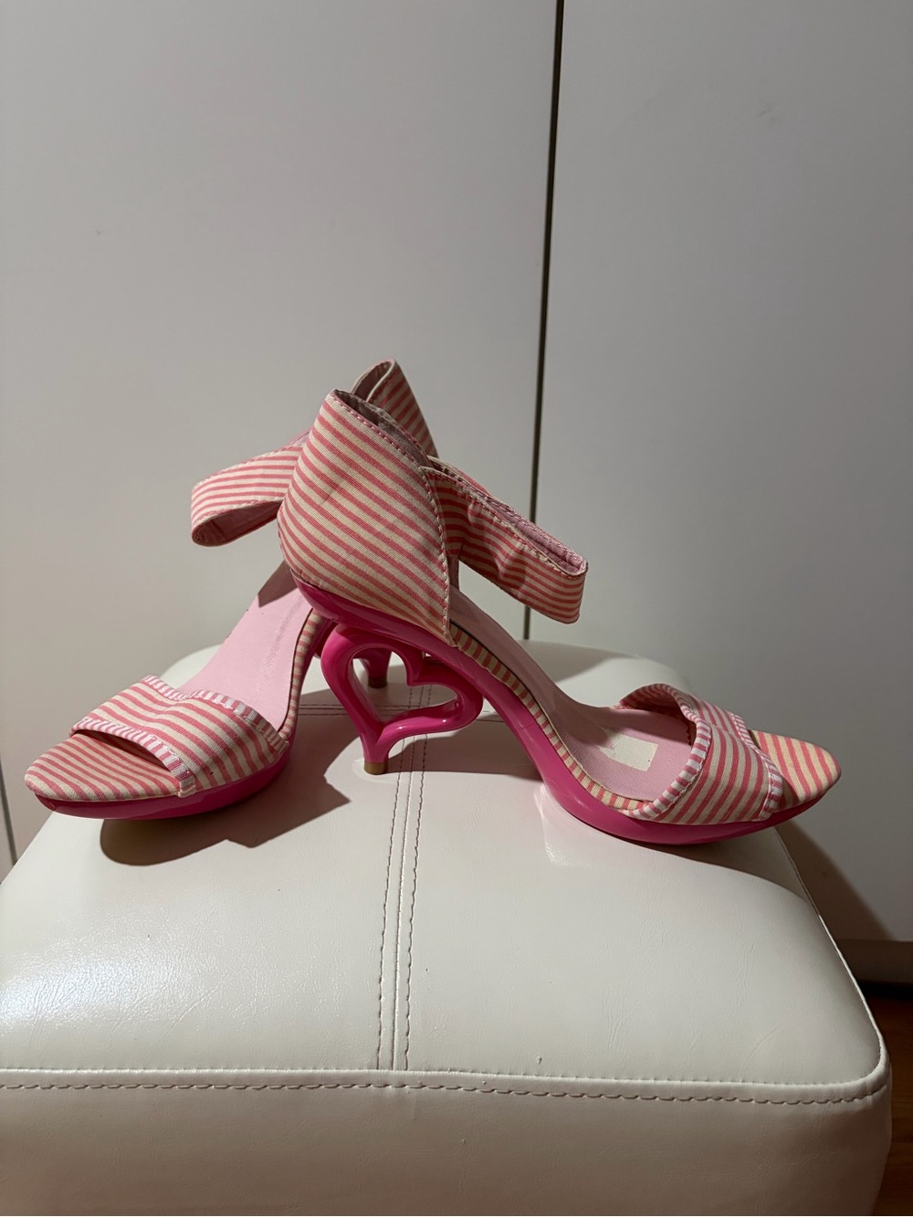 🩷🤍Pink/White Heart Heel🤍🩷